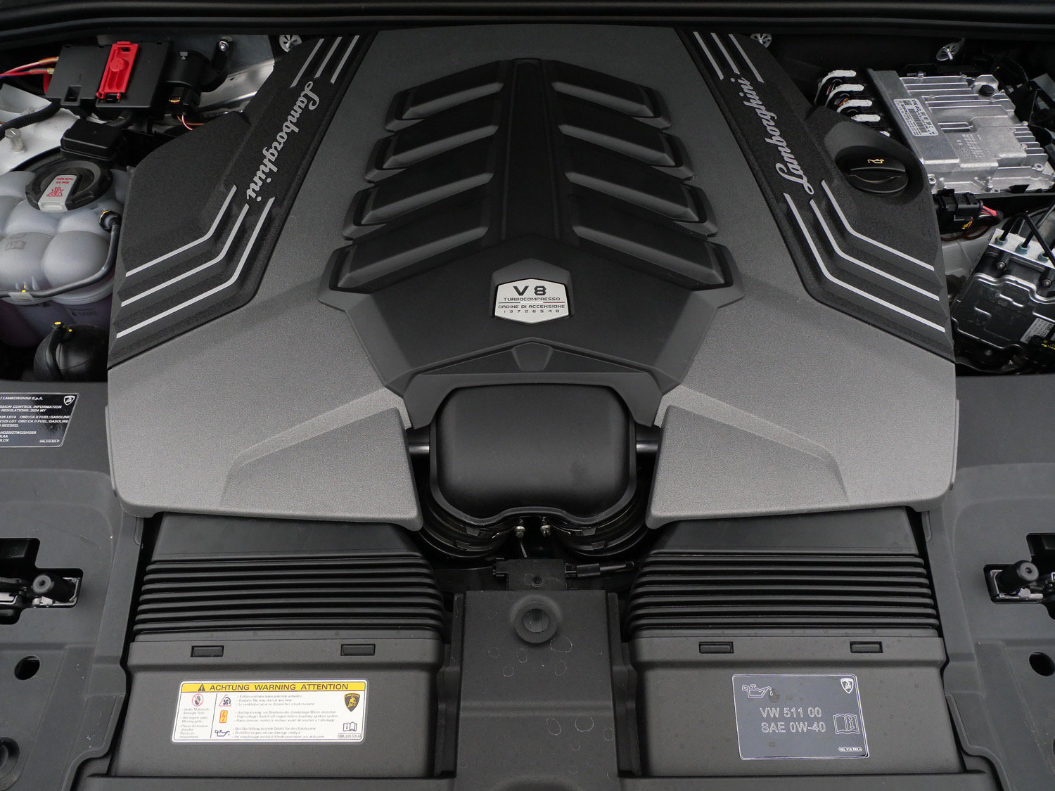 Used 2024 Lamborghini Urus Performante AWD/4WD image 10