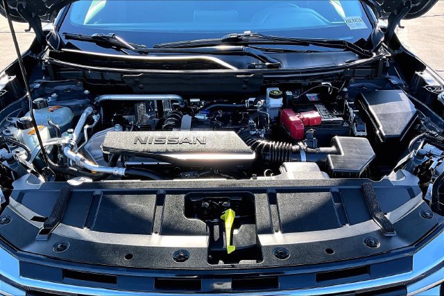 Used 2025 Nissan Rogue S FWD image 28