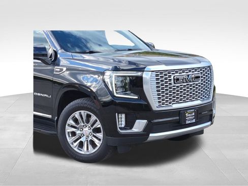 Used 2023 GMC Yukon XL Denali AWD/4WD image 2