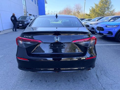 Used 2024 Honda Civic Sport image 3