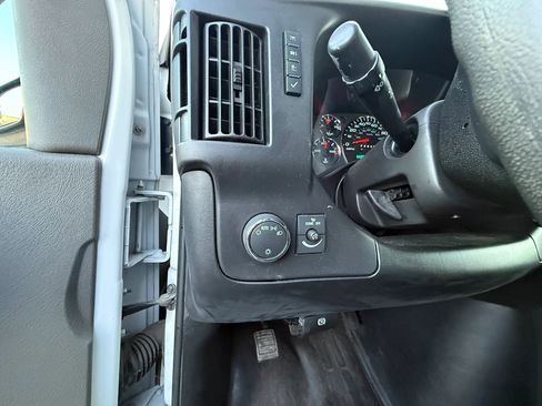 Used 2021 Chevrolet Express 2500 w/ Driver Convenience Package RWD image 15