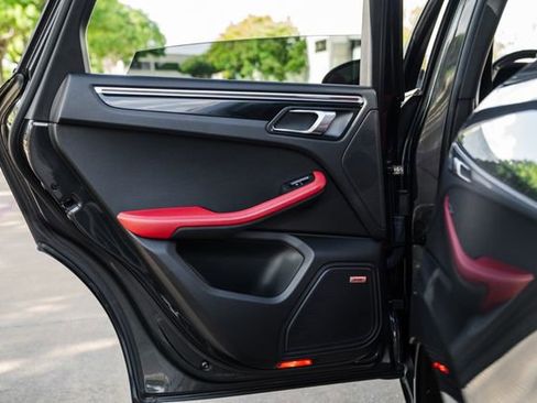 Used 2018 Porsche Macan image 68