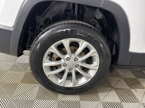 Used 2020 Jeep Cherokee Latitude image 30