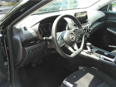 Used 2024 Nissan Sentra SV FWD image 4