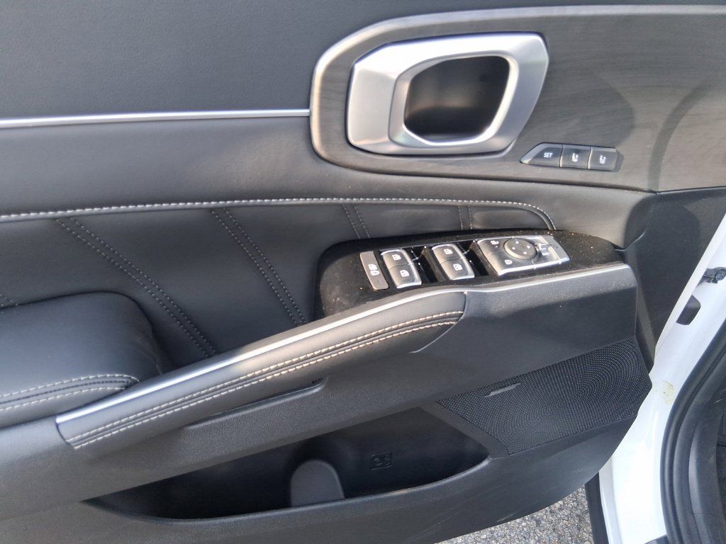 Certified 2026 Kia Sorento AWD image 8