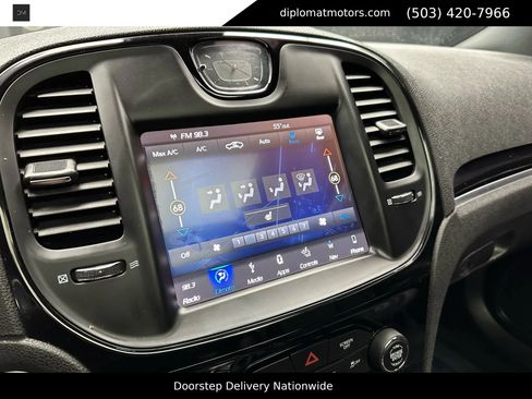 Used 2019 Chrysler 300 S w/ Safetytec Plus Group image 29