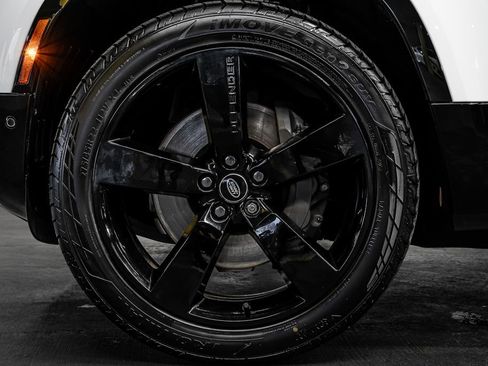 Used 2023 Land Rover Defender 130 X-Dynamic SE image 18