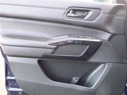 Used 2024 Nissan Pathfinder SV image 22