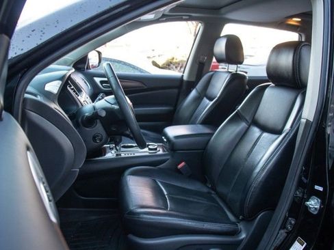 Used 2018 Nissan Pathfinder Platinum w/ Cargo Package image 10