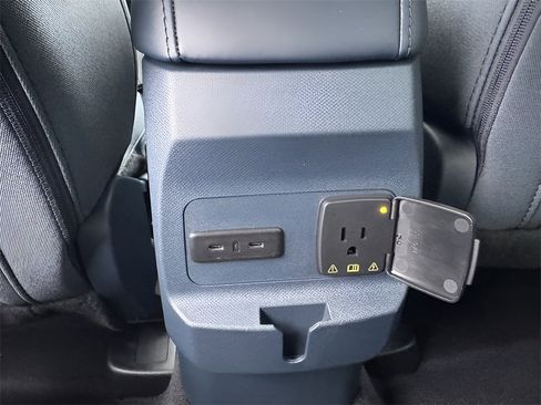 New 2025 Ford Maverick XLT w/ XLT Luxury Package image 32