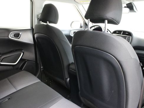 Used 2024 Kia Soul LX w/ Option Group 015 FWD image 18