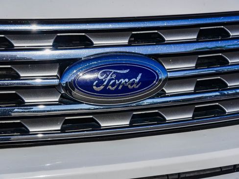 Used 2019 Ford Expedition Limited image 11