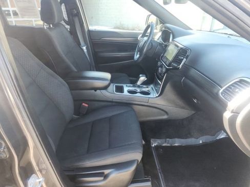 Used 2019 Jeep Grand Cherokee Laredo w/ Security & Convenience Group image 11