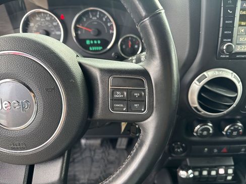 Used 2016 Jeep Wrangler Unlimited Rubicon w/ Connectivity Group image 67