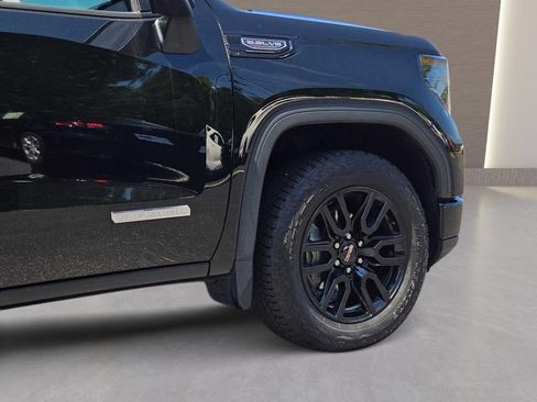 Used 2022 GMC Sierra 1500 Elevation w/ LPO, Elevation Black Package AWD/4WD image 11