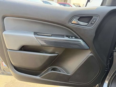 Used 2016 Chevrolet Colorado Z71 AWD/4WD image 12
