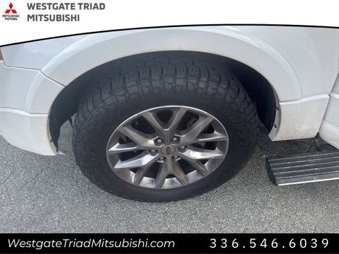 Used 2017 Ford Expedition Limited w/ Equipment Group 301A image 4