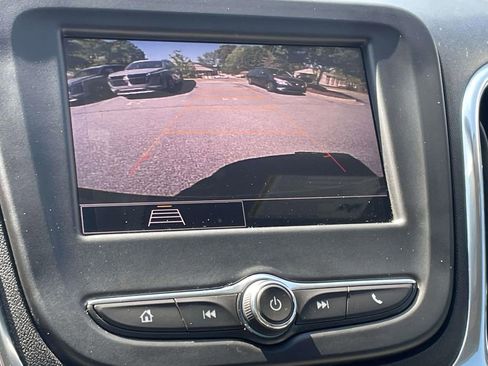 Used 2024 Chevrolet Equinox LS w/ Driver Confidence II Package FWD image 28