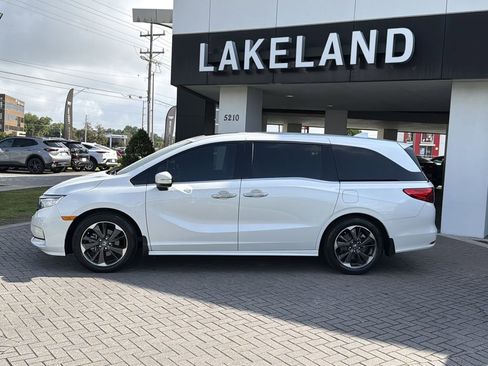 Used 2022 Honda Odyssey Elite image 2