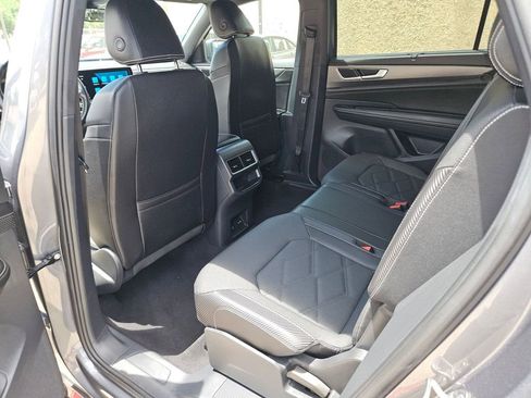 Used 2025 Volkswagen Atlas Cross Sport SE FWD image 28