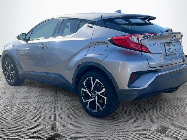Used 2019 Toyota C-HR XLE FWD image 3