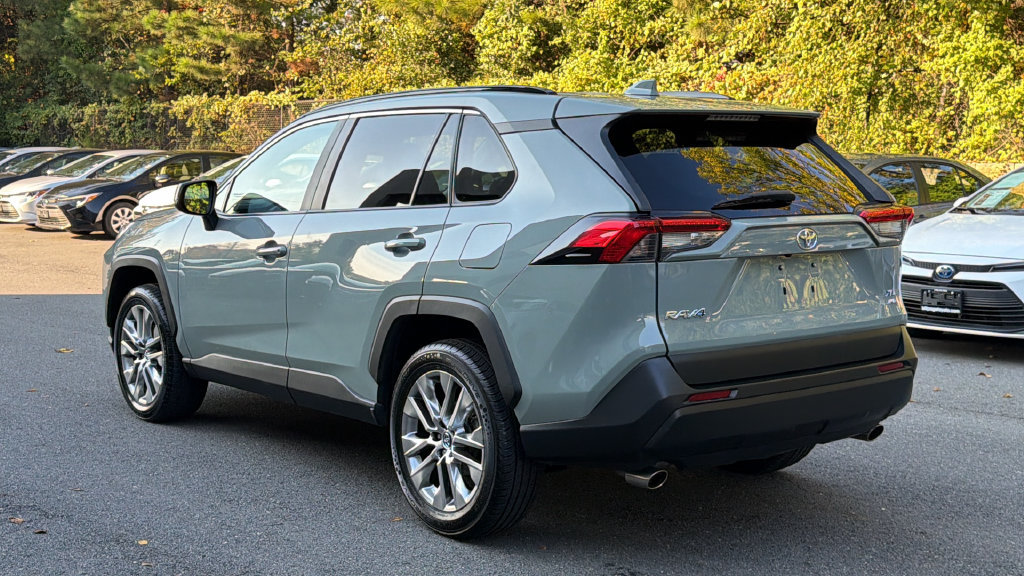 Used 2020 Toyota RAV4 XLE Premium AWD/4WD image 3