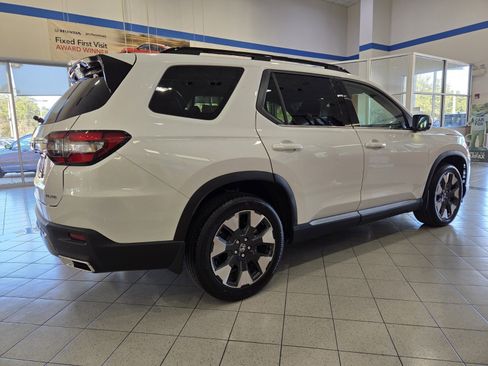 New 2026 Honda Pilot Elite image 4