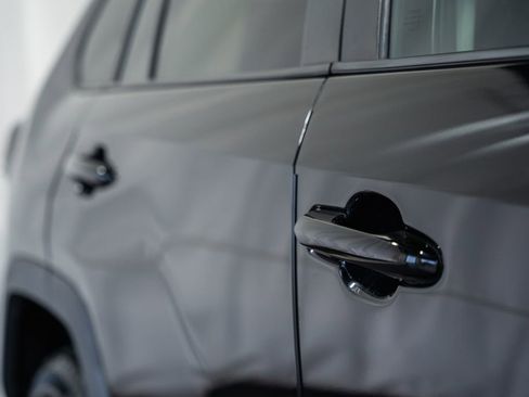 Used 2021 Toyota RAV4 XLE Premium image 14