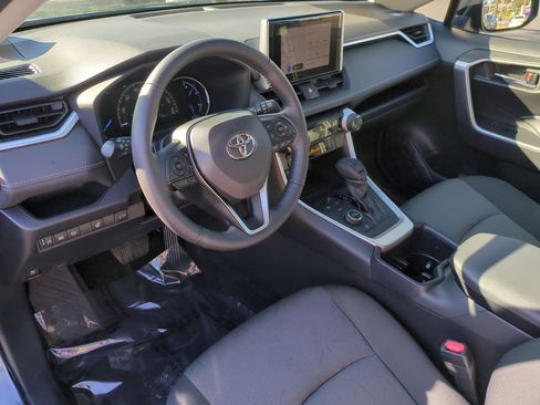 Used 2023 Toyota RAV4 XLE image 12