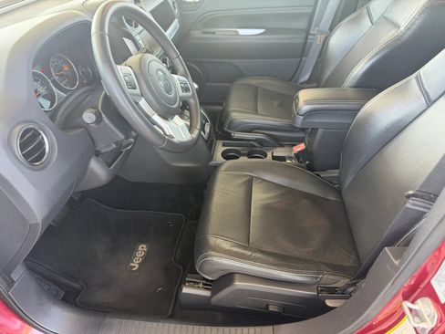 Used 2017 Jeep Compass High Altitude AWD/4WD image 9