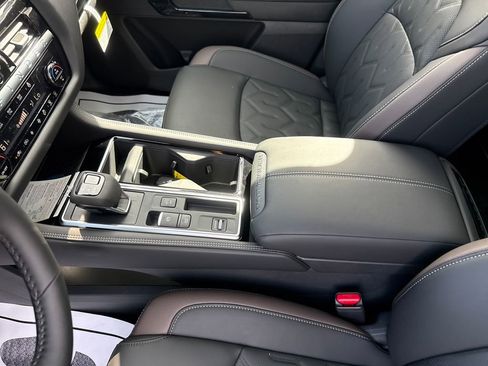 New 2026 Nissan Pathfinder Platinum FWD image 26