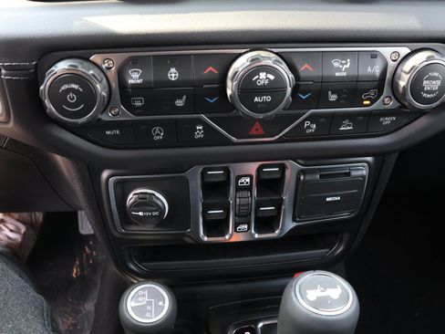 New 2026 Jeep Wrangler Unlimited Sahara AWD/4WD image 22