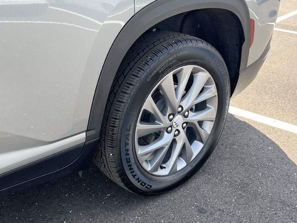 Used 2026 Buick Enclave Preferred w/ Power Package FWD image 9