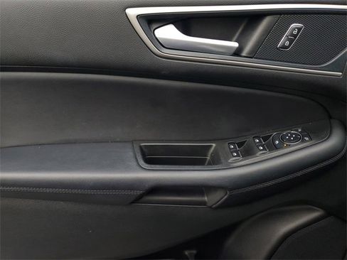 Certified 2024 Ford Edge SEL w/ Convenience Package image 9