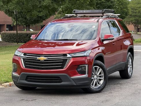 Used 2023 Chevrolet Traverse LT FWD image 1