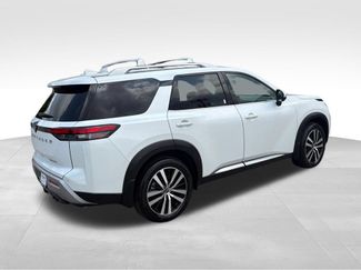 Used 2025 Nissan Pathfinder Platinum w/ Cargo Package FWD video 5