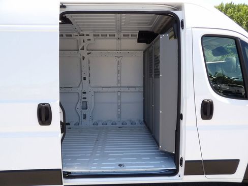 Used 2026 RAM ProMaster 2500 w/ Convenience Group FWD image 27