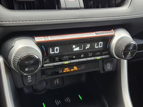 Used 2025 Toyota RAV4 XLE image 14