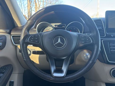 Used 2018 Mercedes-Benz GLE 350 4MATIC image 36