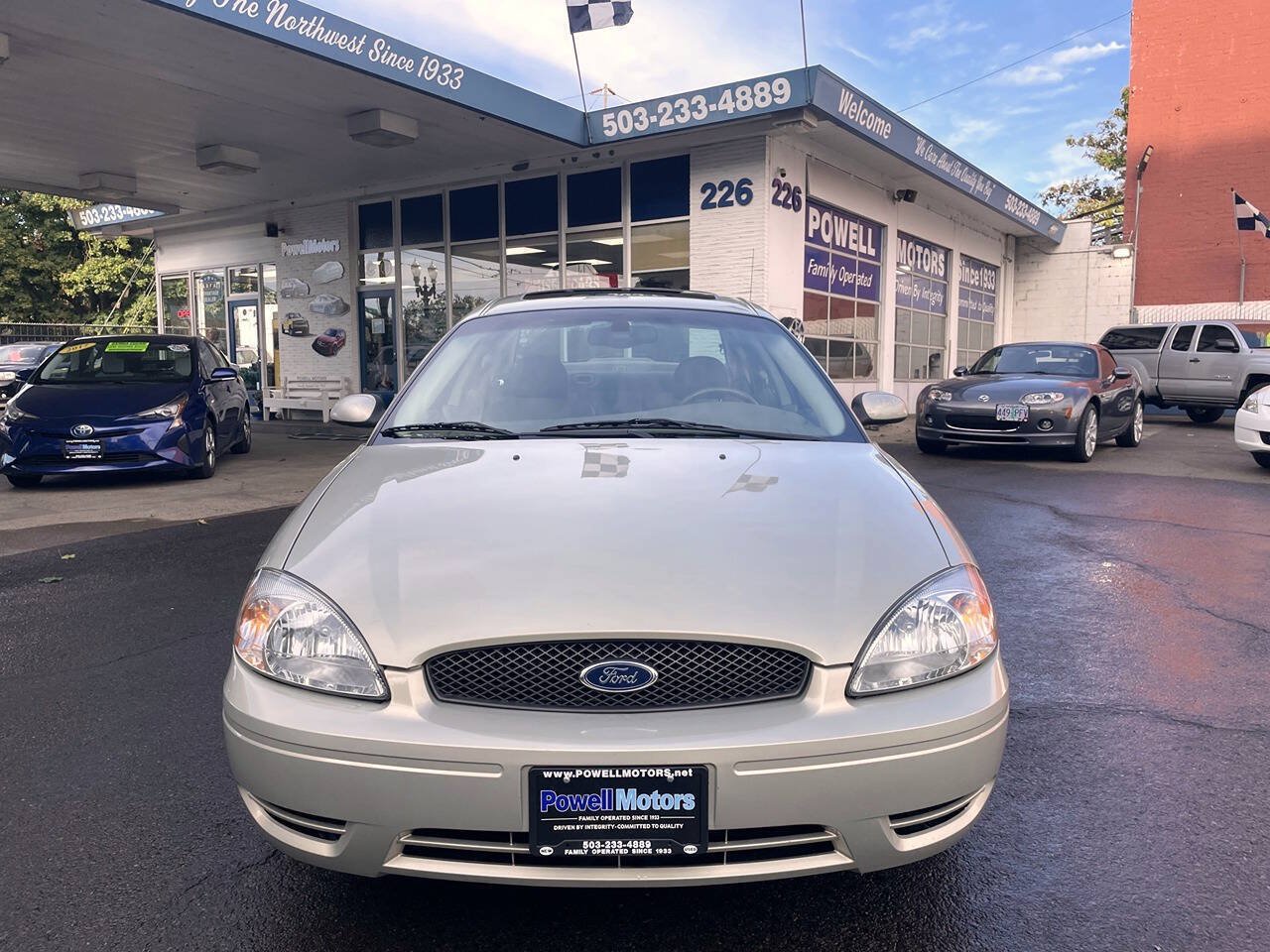 Used 2005 Ford Taurus SEL FWD image 6