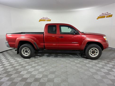 Used 2013 Toyota Tacoma 4x4 Access Cab V6 w/ SR5 Pkg image 7