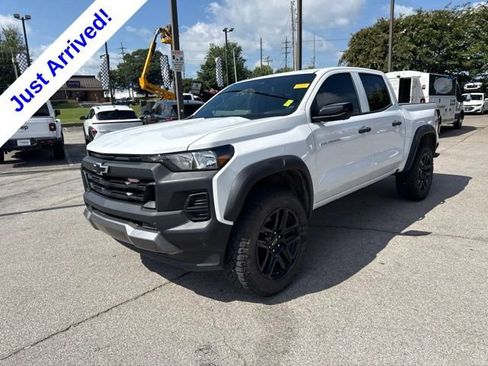 Used 2024 Chevrolet Colorado Trail Boss w/ Technology Package AWD/4WD image 7