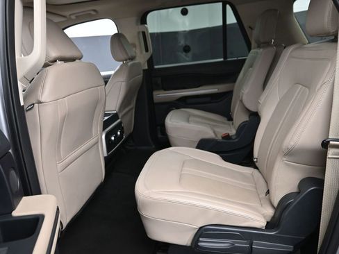 Used 2024 Ford Expedition Max Limited image 11