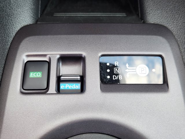 Certified 2025 Nissan Leaf S FWD image 21