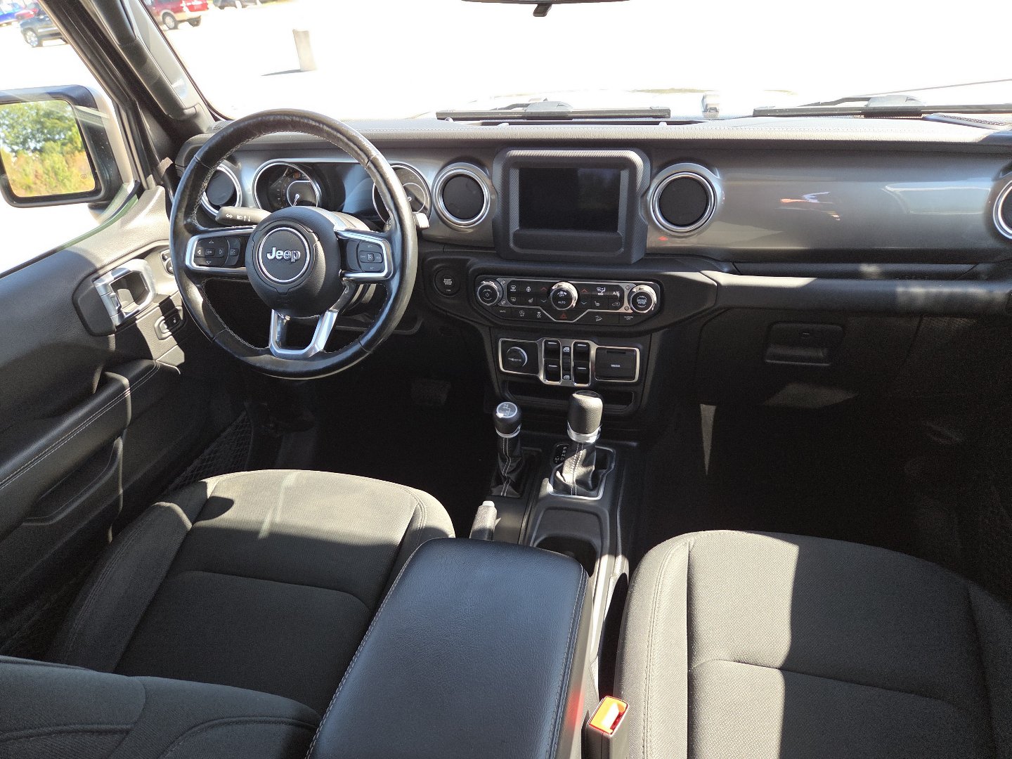 Used 2020 Jeep Wrangler Unlimited Sahara w/ LED Lighting Group AWD/4WD image 21