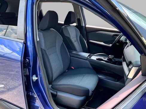 Used 2022 Nissan Rogue S FWD image 9
