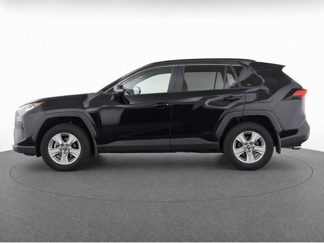 Certified 2021 Toyota RAV4 XLE w/ Convenience Package FWD image 4
