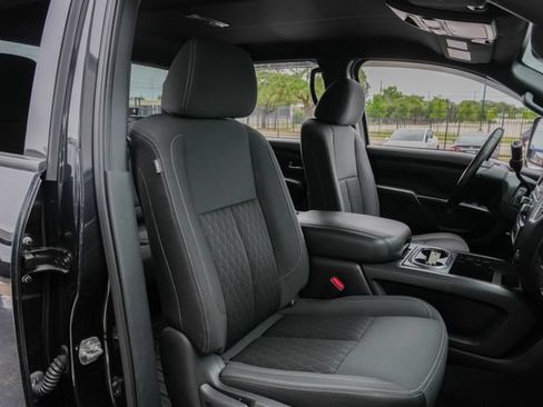 Used 2019 Nissan Titan SV w/ SV Convenience Package AWD/4WD image 31