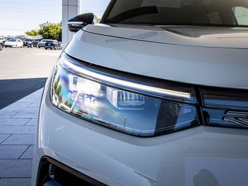 New 2026 Volkswagen Tiguan SE R-Line FWD image 6