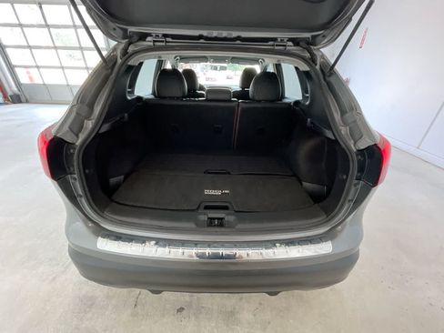 Used 2018 Nissan Rogue Sport SL AWD/4WD image 23